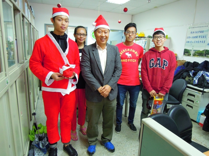 海洋事業學群海洋休閒觀光系-系學會聖誕活動圖片