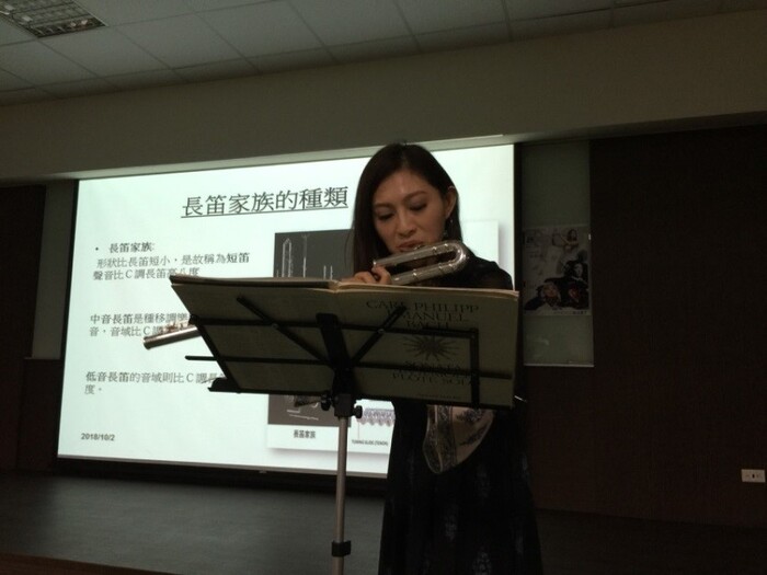 創新設計學院執行度高教深耕計畫 「長笛的發展與歷史&跨界整合藝術」講座圖片