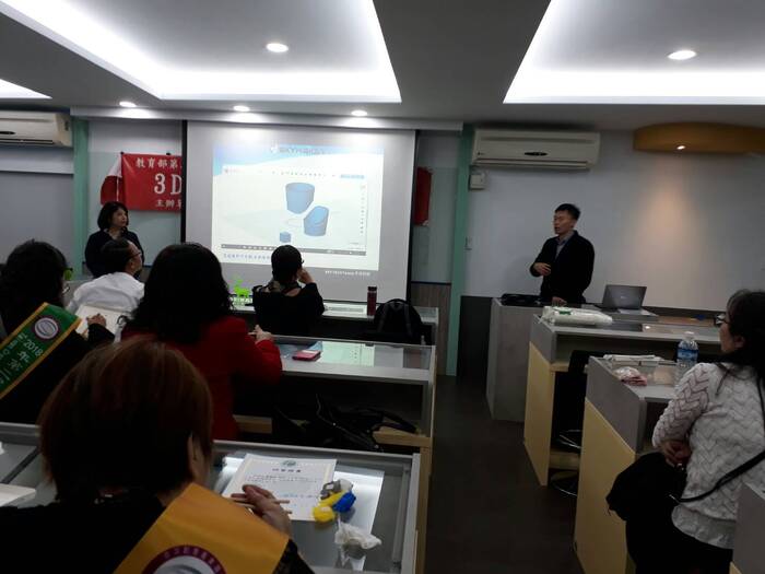 3D跨域學習之時尚創意3D列印校外教師研習營圖片